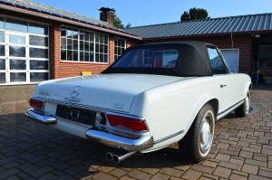 Mercedes-Benz 230 SL Pagode W113